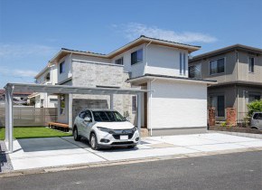 木目×グレーのナチュラルなお家